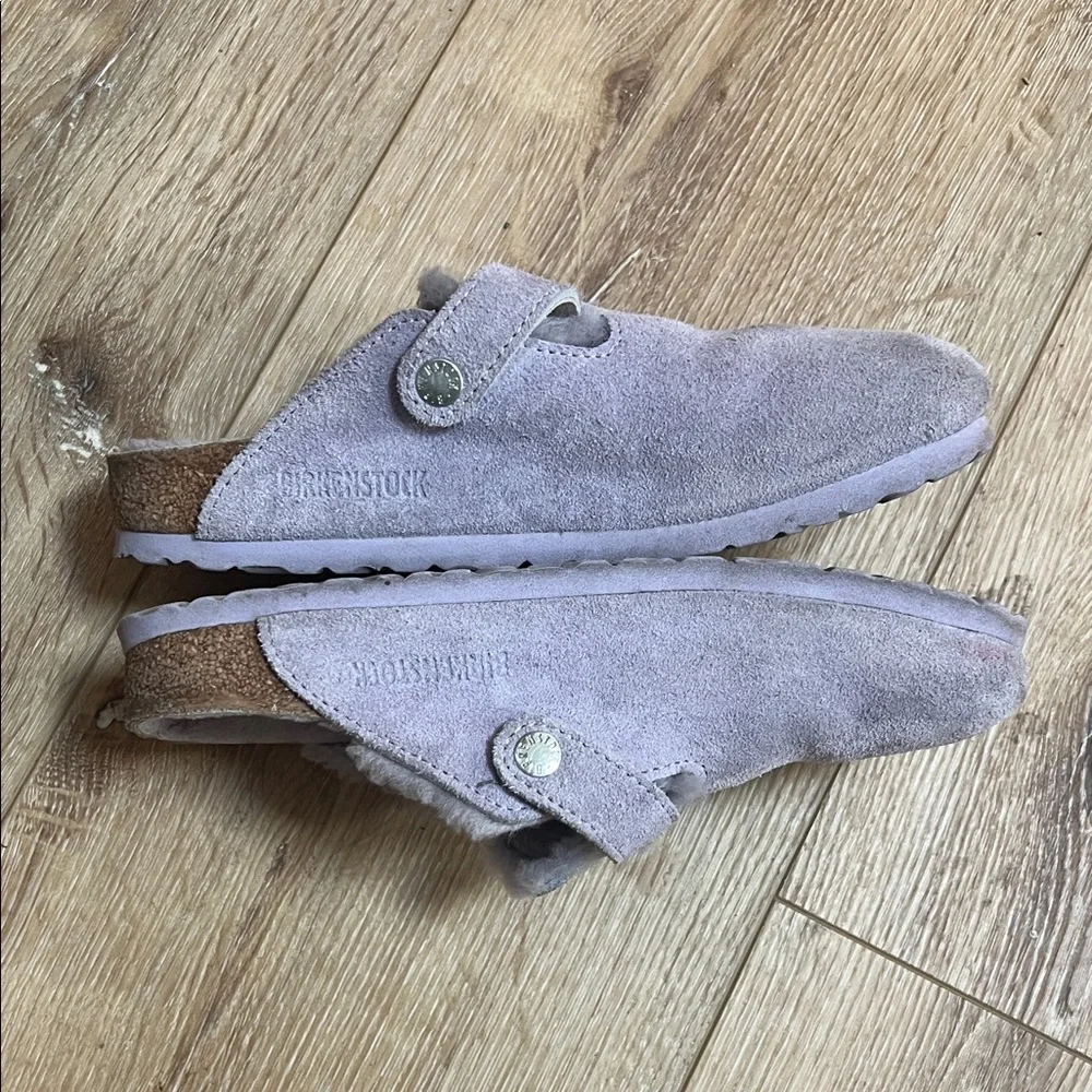 Birkenstock Light Gray Suede Clogs sz 38 light purple color. With fur. Pre-owned - Picture 6 of 6